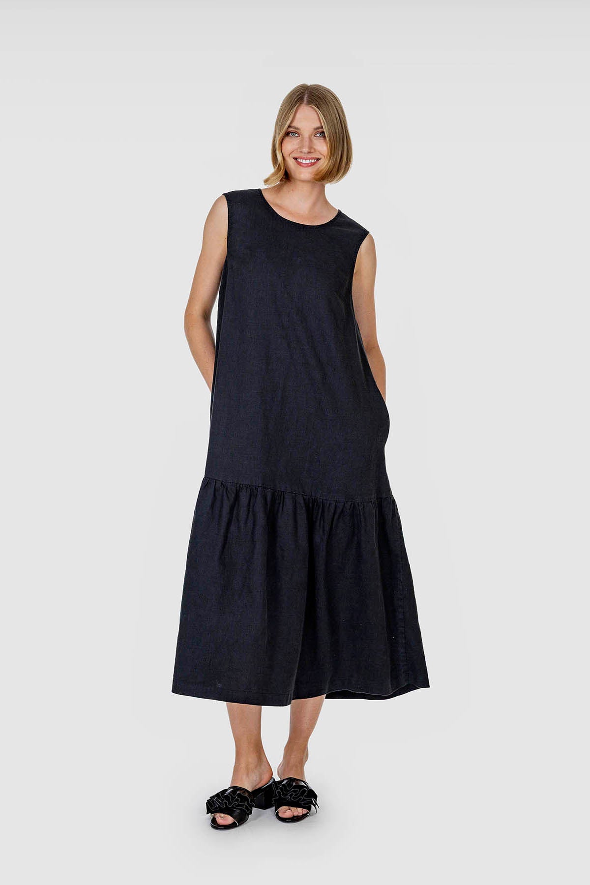 AURINGONKUKKA-mekko musta