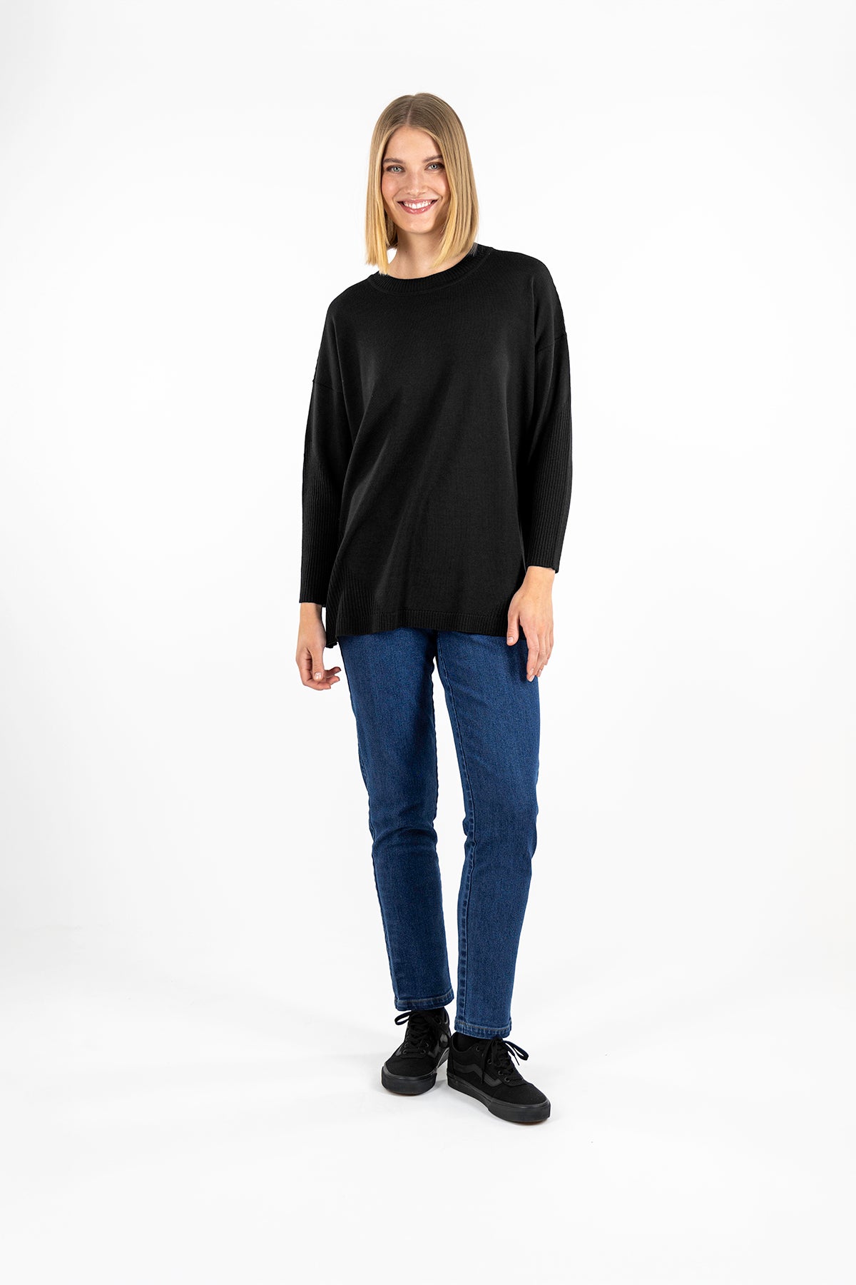 JUOLUKKA-neule musta