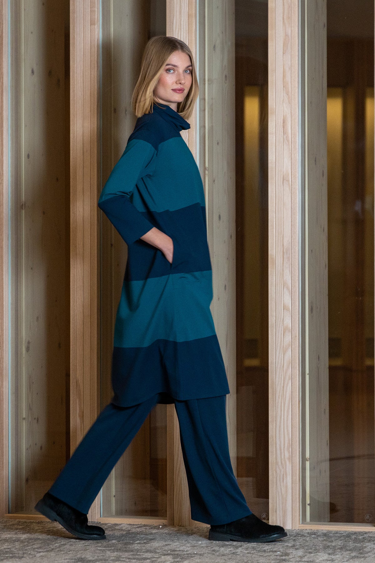 KONKELO-mekko tummansininen