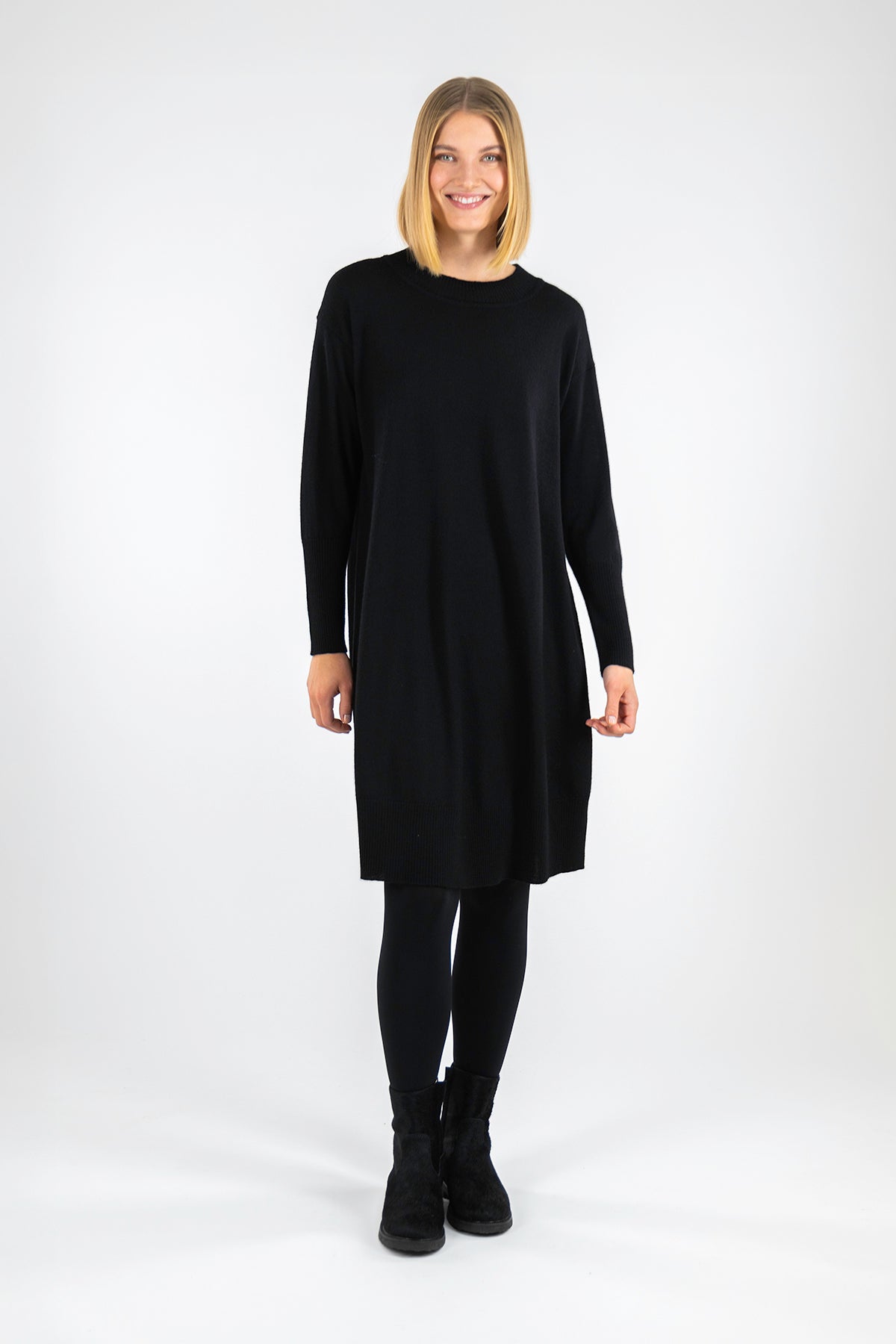 RUUSUNMARJA-neulemekko musta