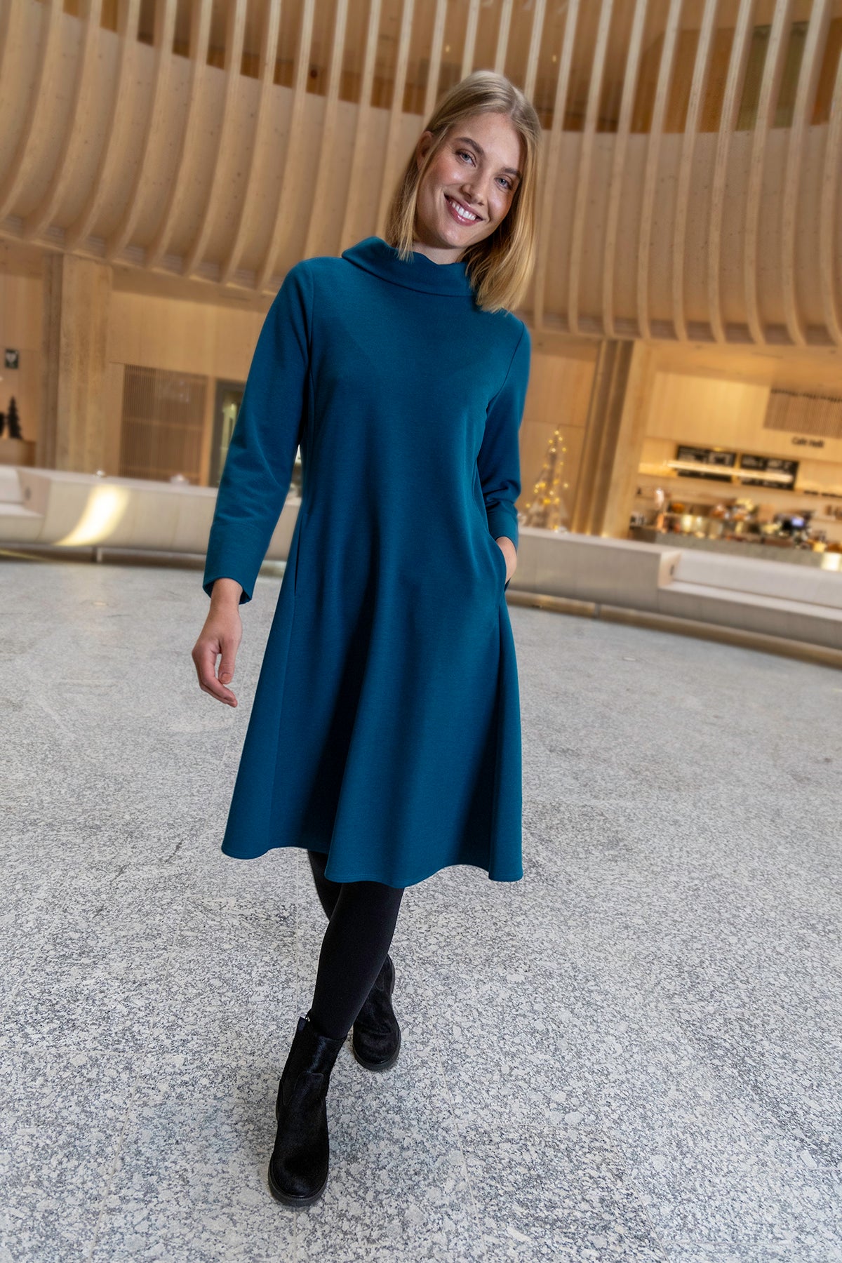 SORELLA-mekko petrooli