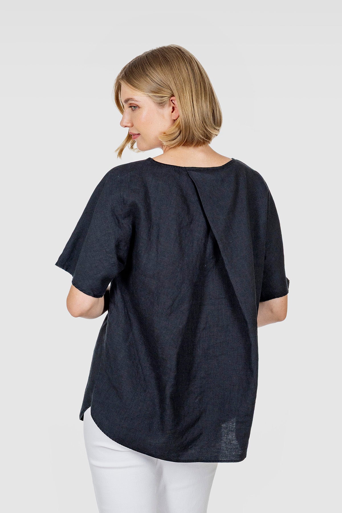 TÄHTIMÖ-paita musta